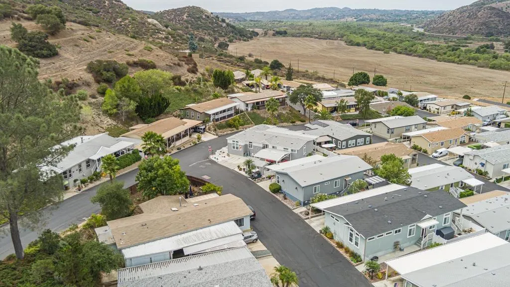 https://cdn.realtyfeed.com/cdn/127/306647281/9c986d6d3f314773b5a63d8df39e8c6b.webp