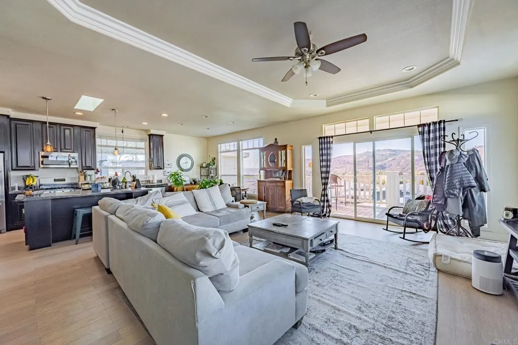 https://cdn.realtyfeed.com/cdn/127/306647281/e34a2628765231a14998c0060bbf1357.webp