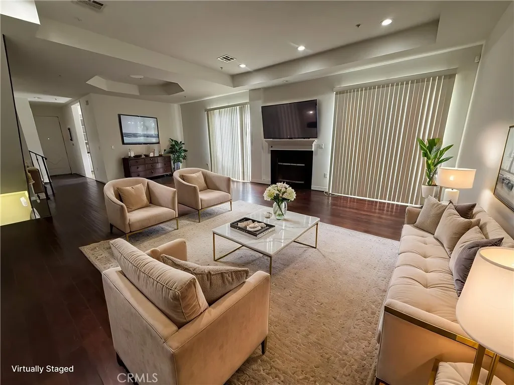 4904 Laurel Canyon Unit 101, Valley Village, CA 91607 - Main photo, Valley Village, CA