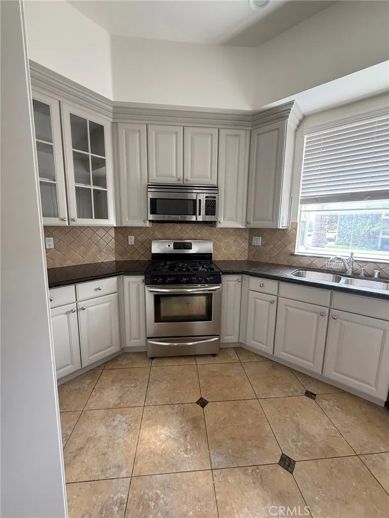 4904 Laurel Canyon Unit 101, Valley Village, CA 91607 - Photo 5 of 15, Valley Village, CA