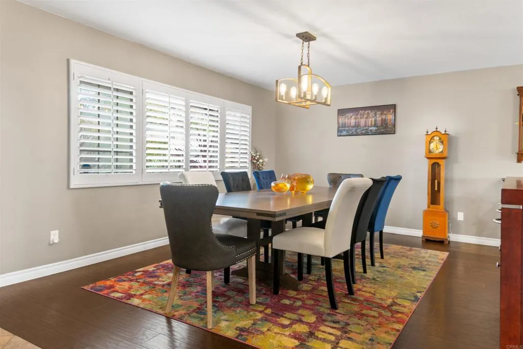 https://cdn.realtyfeed.com/cdn/127/306647372/55cef83759412c52396b83c119054d5d.webp