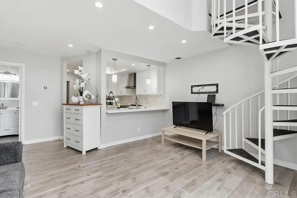 Photo #10: PTP2601316 Listing: Photo #10