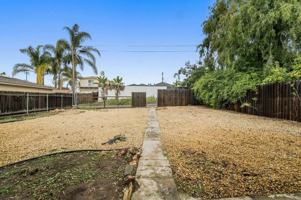 https://cdn.realtyfeed.com/cdn/127/306647416/1ebbce1b13640313059d7557c2e21fd7.webp