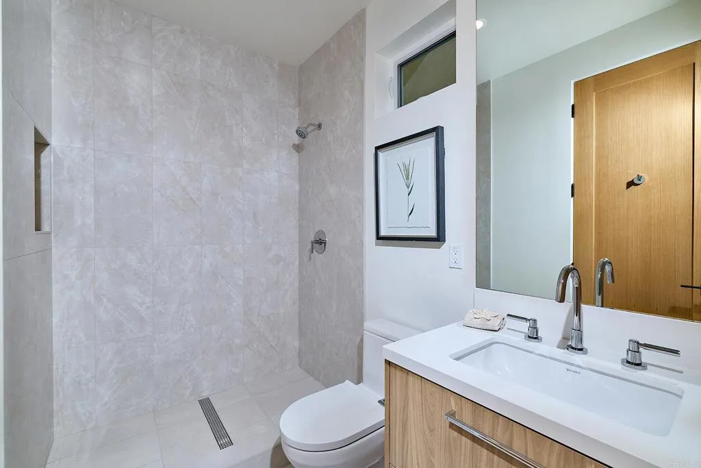 3901 Haines, San Diego, CA, 92109