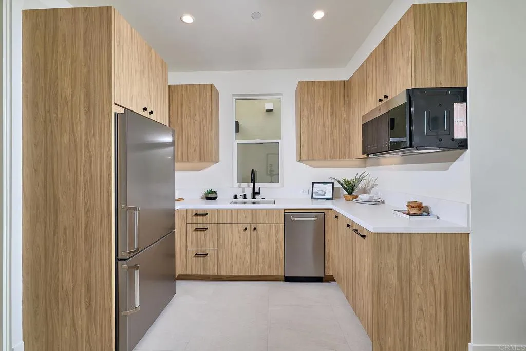 3901 Haines, San Diego, CA, 92109