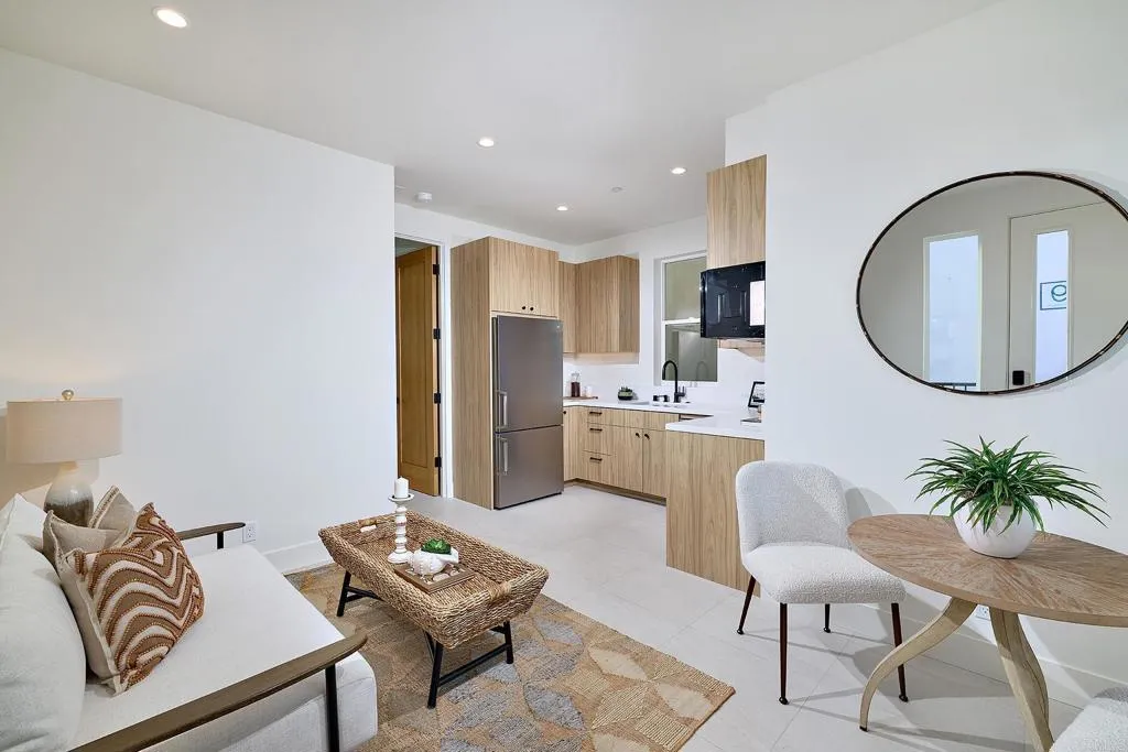 3901 Haines, San Diego, CA, 92109