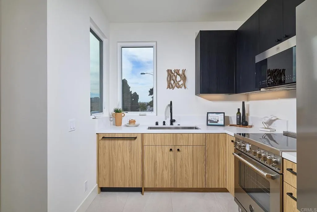 3901 Haines, San Diego, CA, 92109