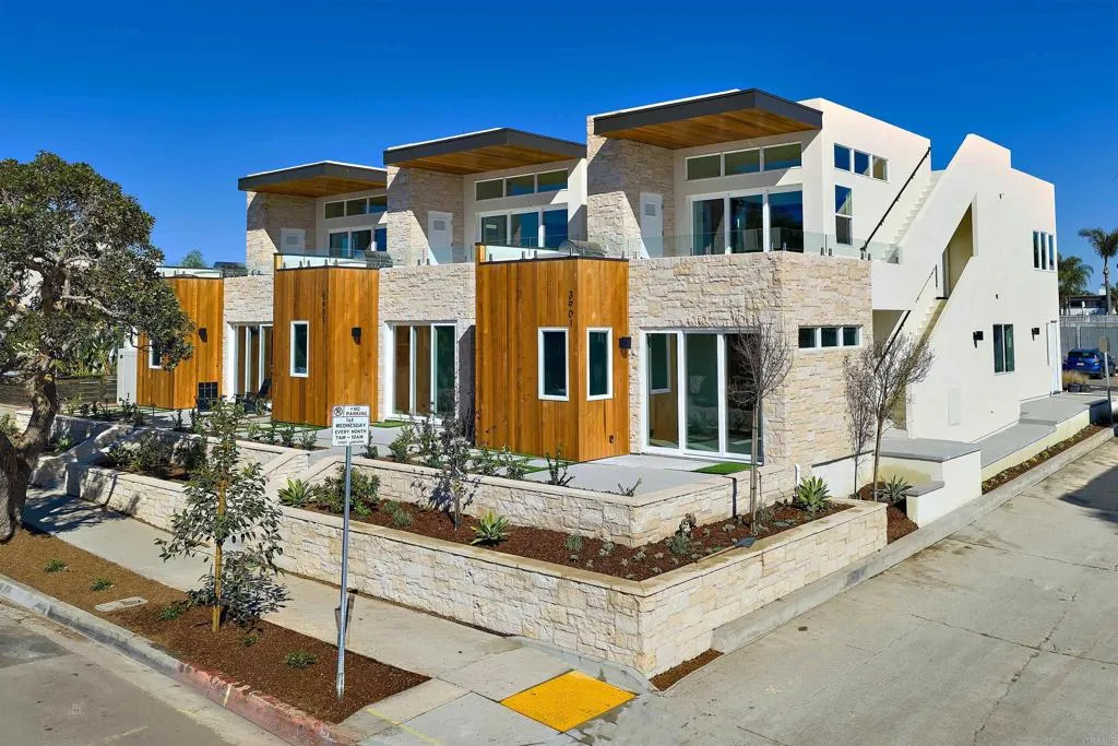 3901 Haines, San Diego, CA, 92109