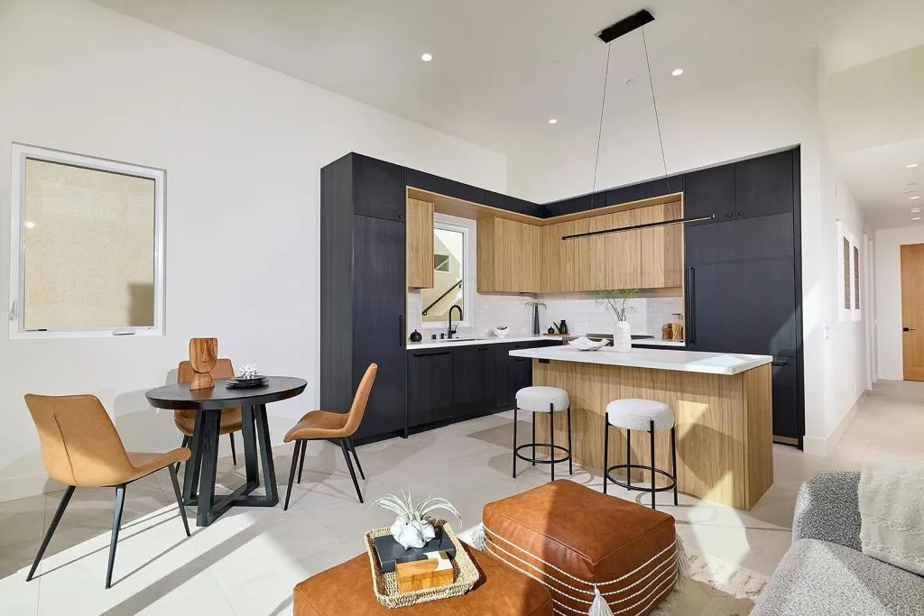3901 Haines, San Diego, CA, 92109