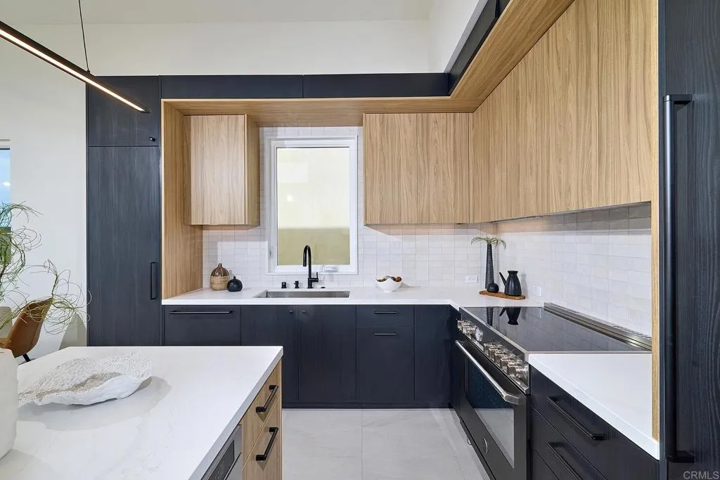 3901 Haines, San Diego, CA, 92109