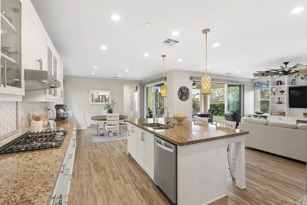https://cdn.realtyfeed.com/cdn/127/306647454/927c133550ae503bfb3874e5c1f467c5.webp