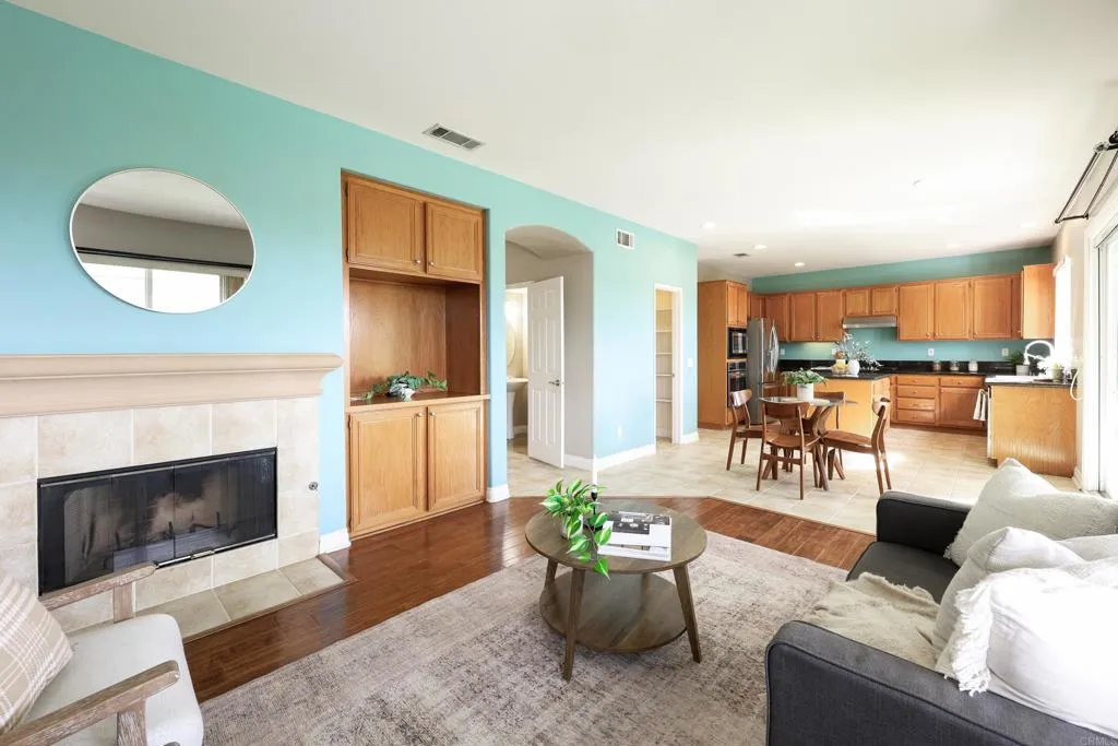https://cdn.realtyfeed.com/cdn/127/306647457/fd9c52e53521755b8fb5660bc788d6c7.webp