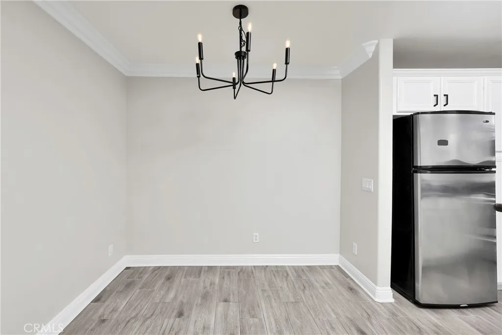 Photo #16: LG26037317 Listing: Photo #16