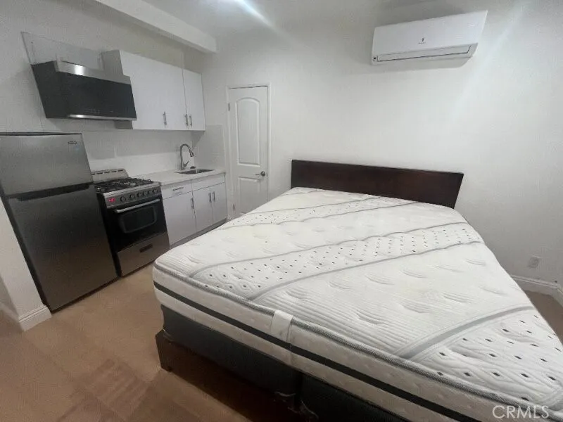1444 15th Street Unit 8, Santa Monica, CA 90404 - Photo 5 of 12, Santa Monica, CA