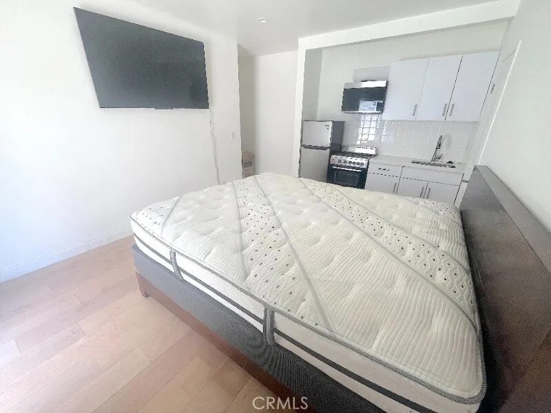 1444 15th Street Unit 8, Santa Monica, CA 90404 - Photo 3 of 12, Santa Monica, CA