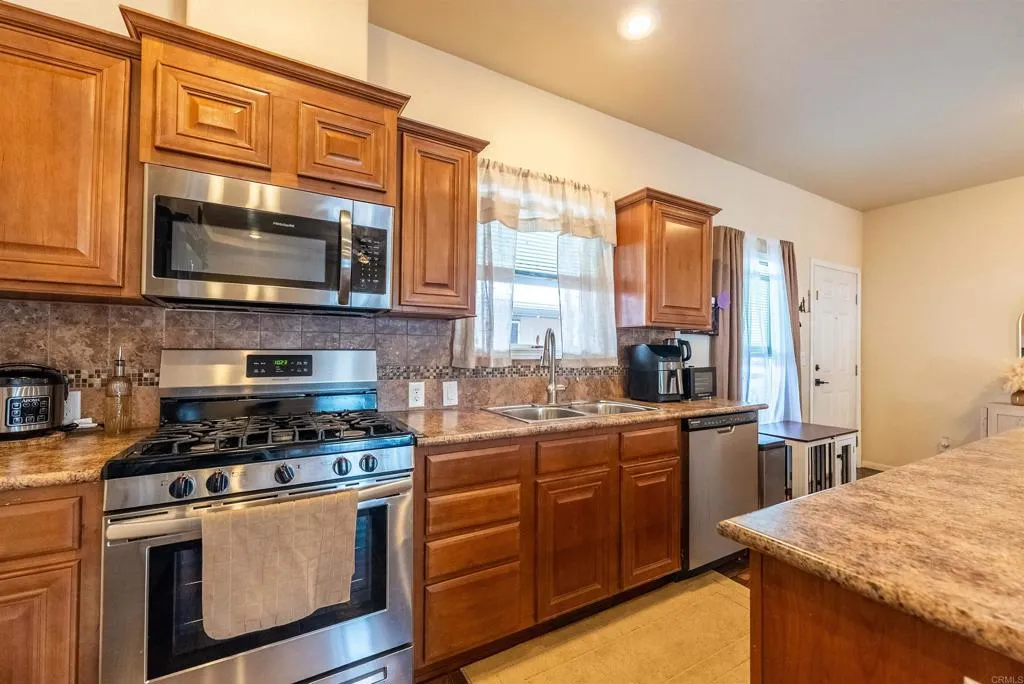 1850 Lincoln Unit Spc 163, El Centro, CA 92243 - Photo 2 of 31, El Centro, CA