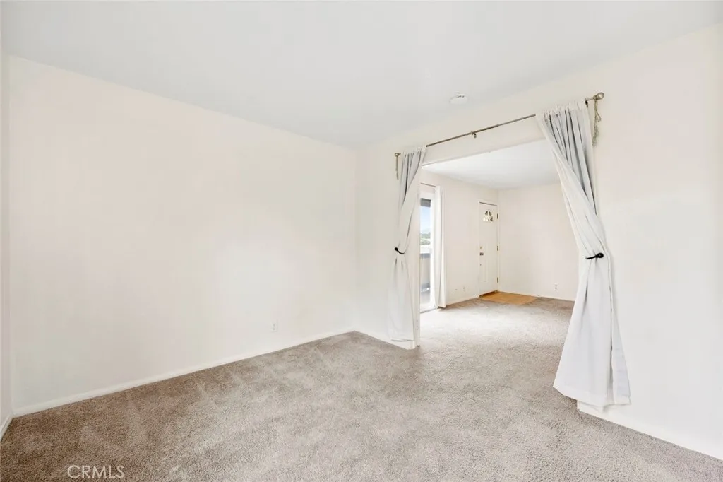 Photo #15: ND26037047 Listing: Photo #15