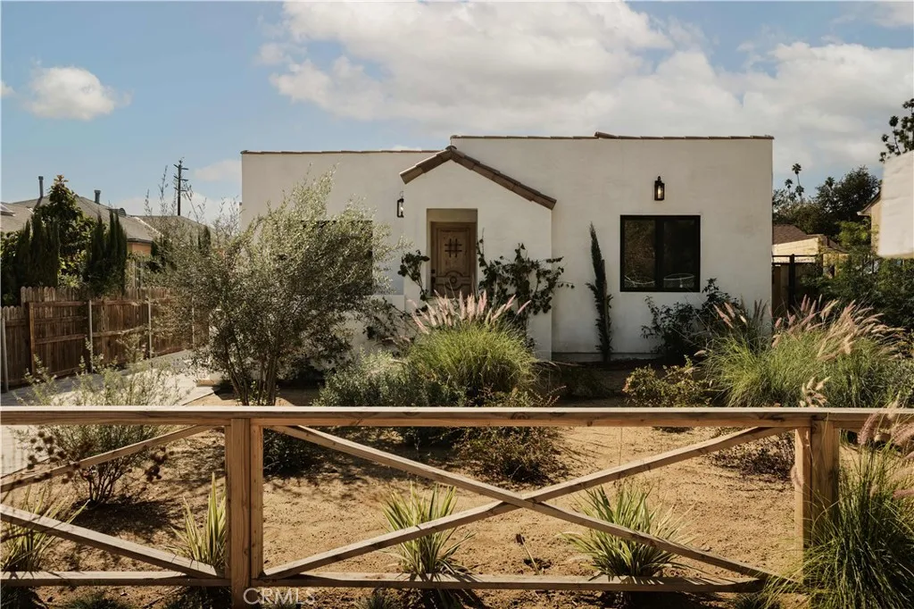 6652 Hough Street, Los Angeles, CA 90042 - Main photo, Los Angeles, CA