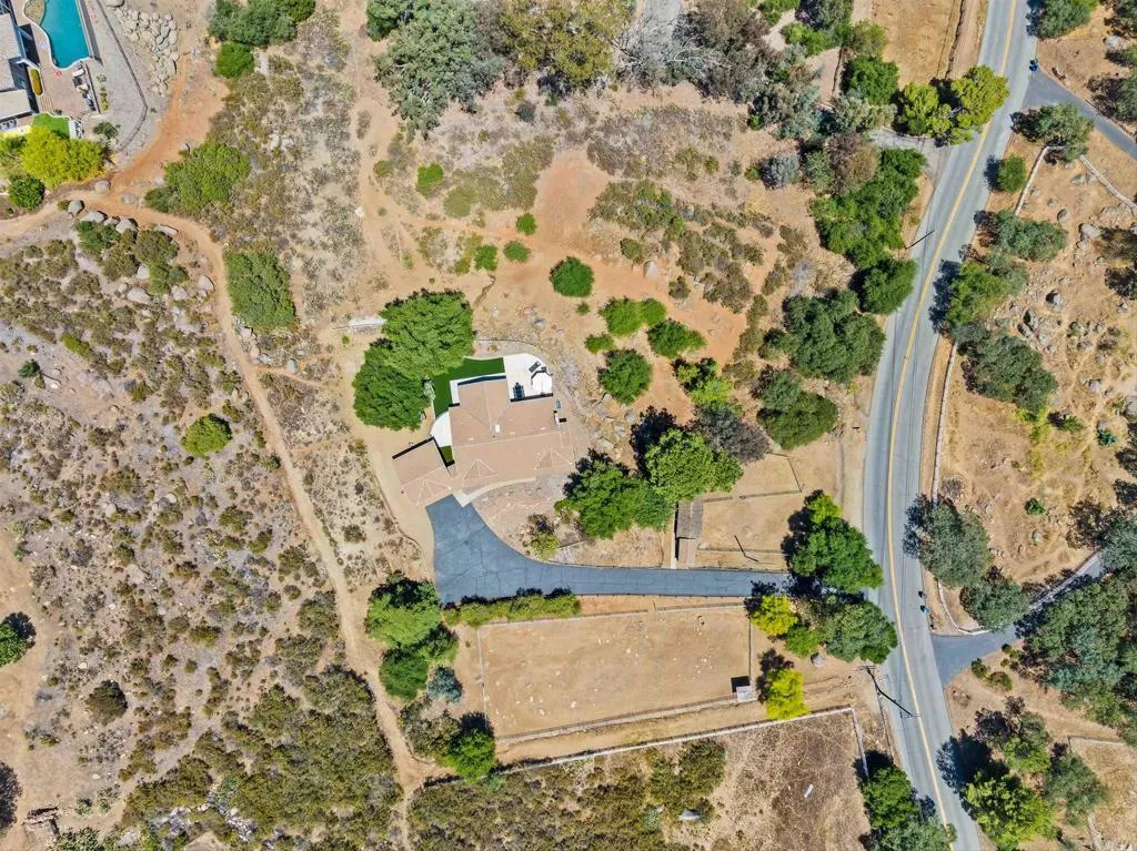 https://cdn.realtyfeed.com/cdn/127/306647776/9b9279cde2942766147dc41bb5304a06.webp