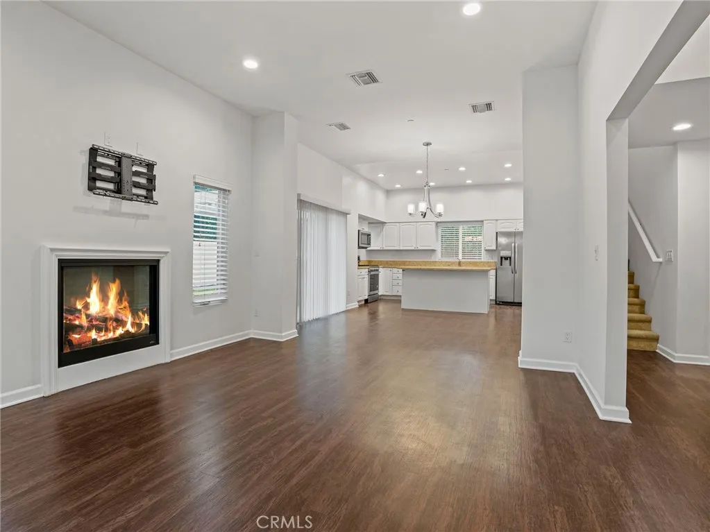 15940 W Ward Court, Van Nuys, CA 91406 - Photo 3 of 27, Van Nuys, CA