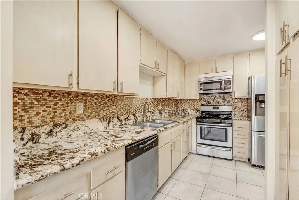 1211 S Palmetto Avenue Unit A, Ontario, CA 91762 - Photo 4 of 14, Ontario, CA