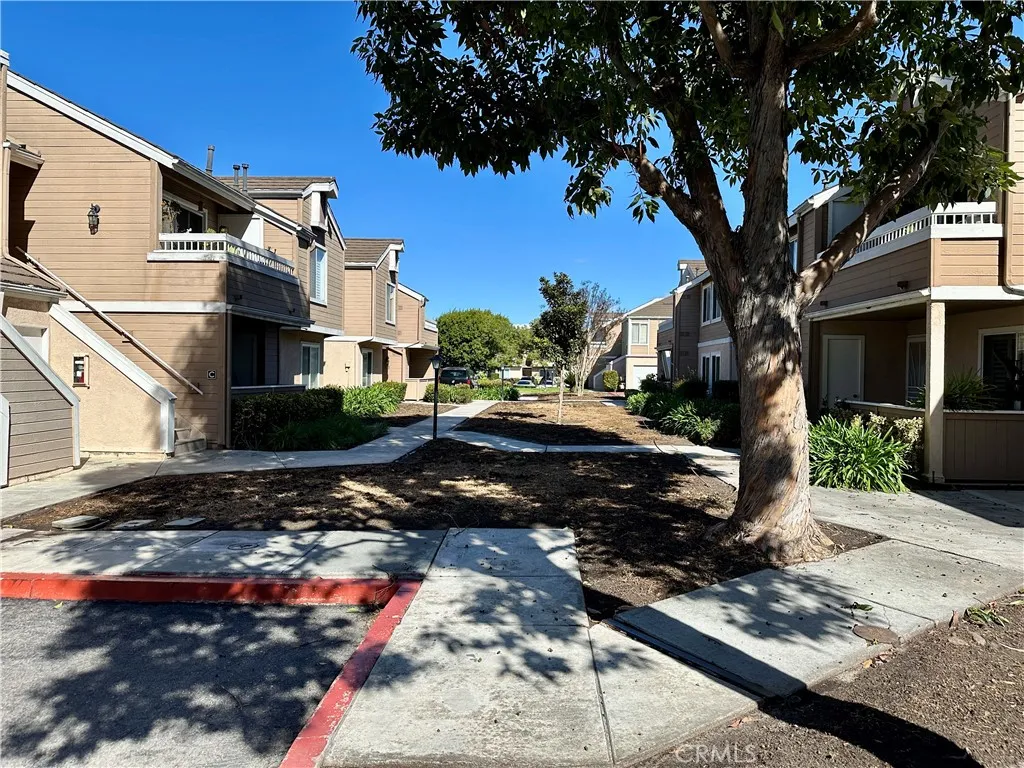 10432 W Briar Oaks Unit E, Stanton, CA 90680 - Photo 4 of 42, Stanton, CA