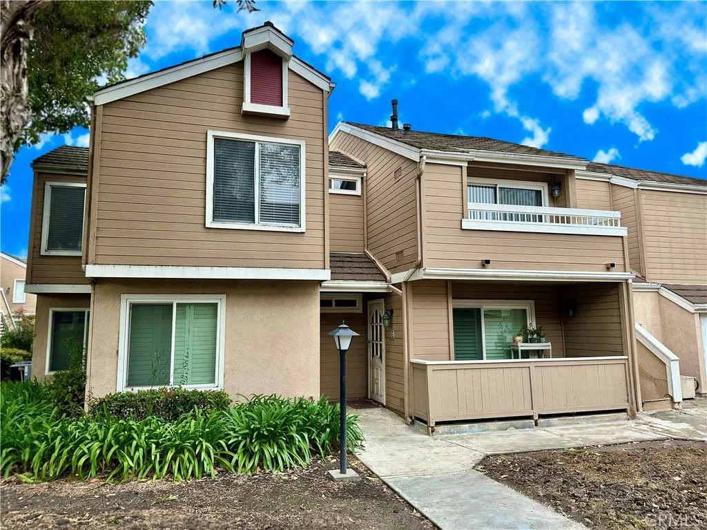10432 W Briar Oaks Unit E, Stanton, CA 90680