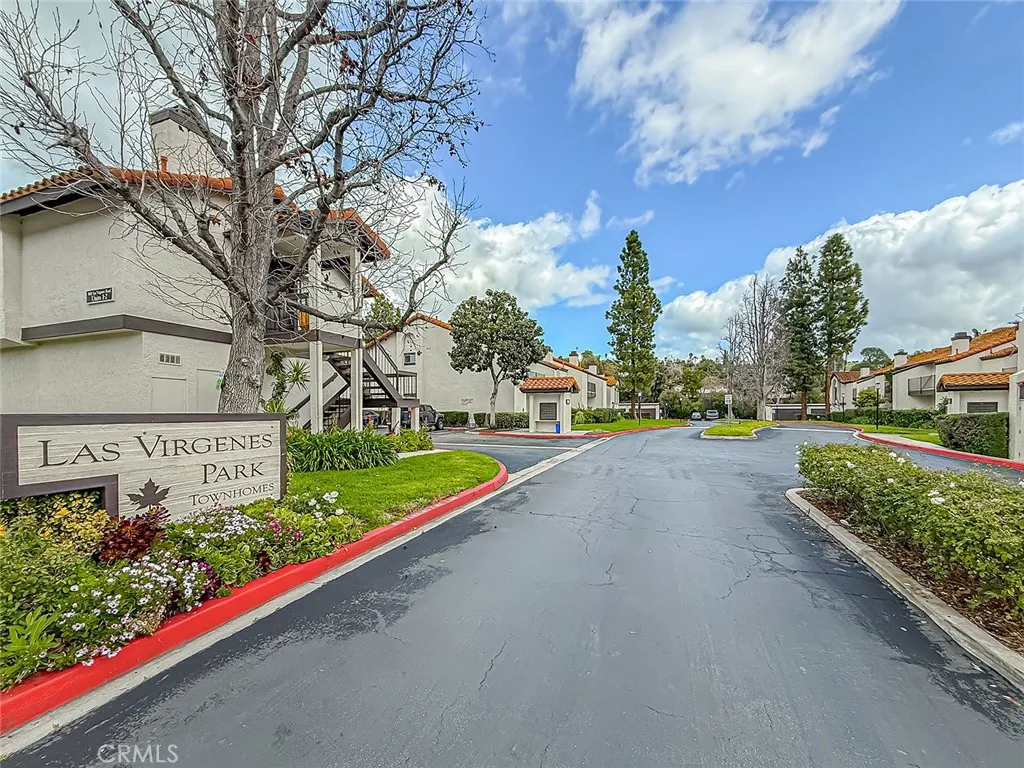 Calabasas, CA 91302