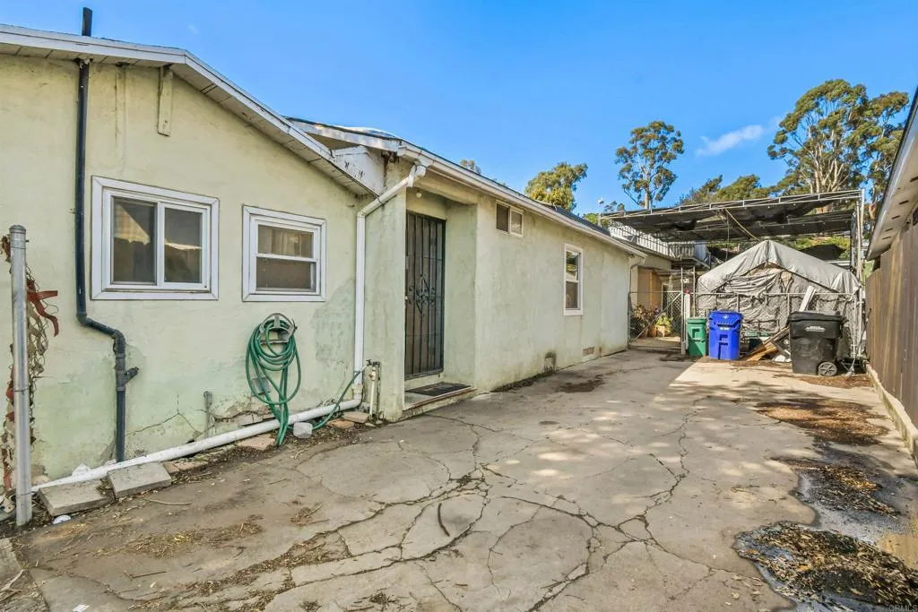 https://cdn.realtyfeed.com/cdn/127/306647952/28301f5977f8dbe6f1b90a493001a8b4.webp