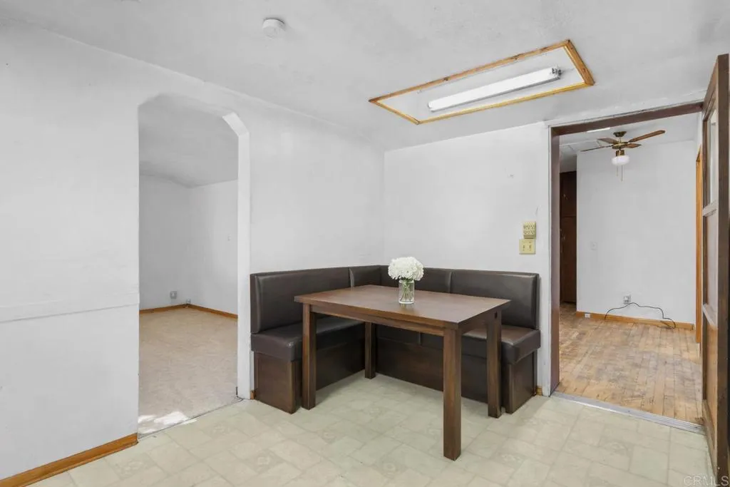 https://cdn.realtyfeed.com/cdn/127/306647952/9f9fc3da5b5c1521763585585007cad8.webp