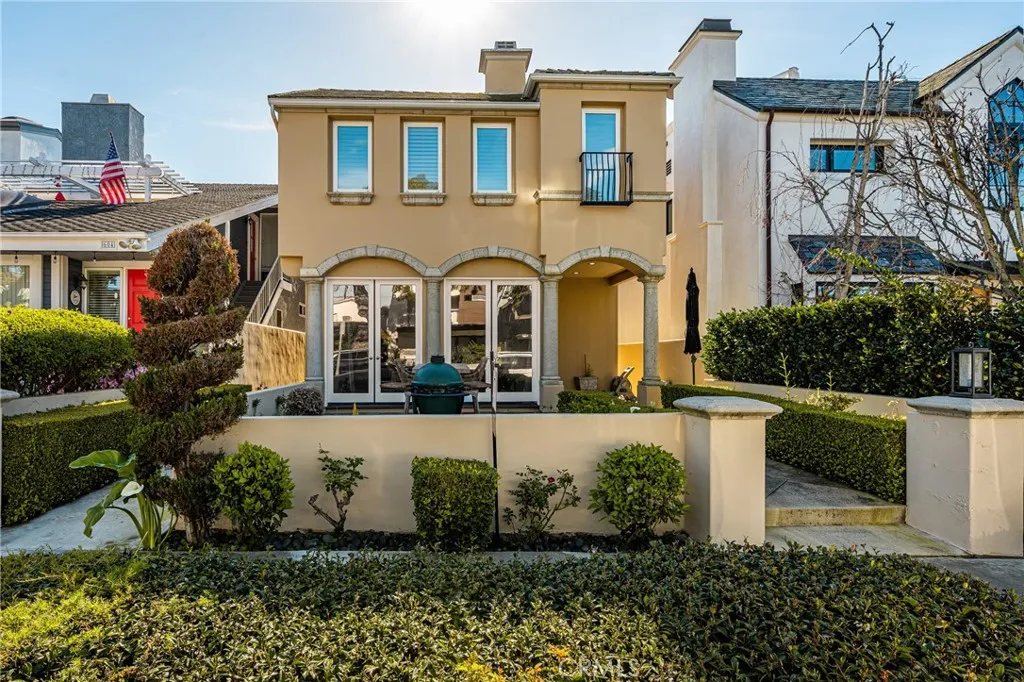 602 Larkspur Avenue Unit A, Corona del Mar, CA 92625