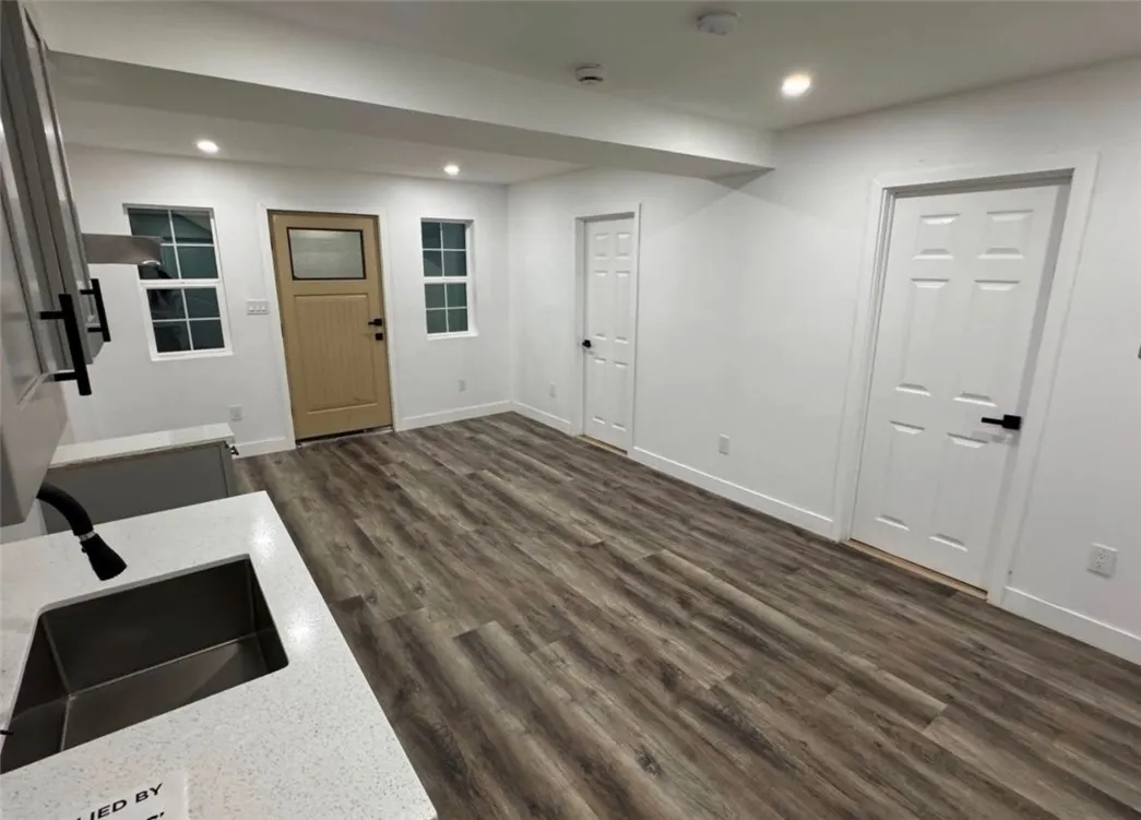 2566 Broadway, Huntington Park, CA, 90255