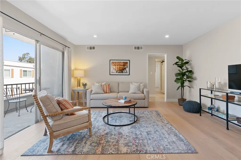 10707 Camarillo Street Unit 314, North Hollywood, CA 91602 - Photo 5 of 27, North Hollywood, CA