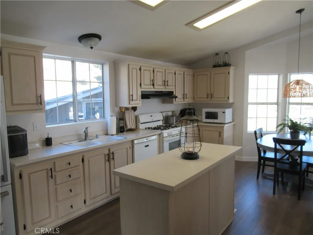 https://cdn.realtyfeed.com/cdn/127/306648035/85131fe586a6090a48ae9f2428cf99b9.webp