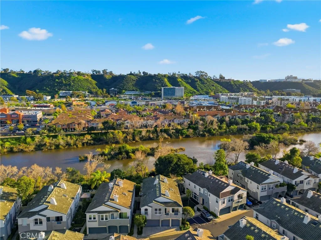 https://cdn.realtyfeed.com/cdn/127/306648040/295e605ae035a54ff70d49631bff7051.webp