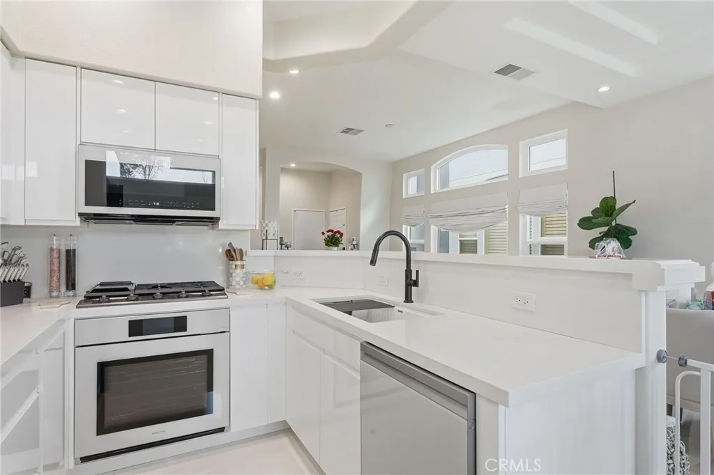 Photo #6: PT26037521 Listing: Photo #6