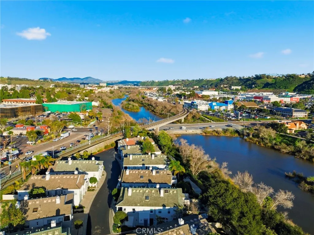 https://cdn.realtyfeed.com/cdn/127/306648040/d9d4163cb3a3d6a0475662620c9abf29.webp