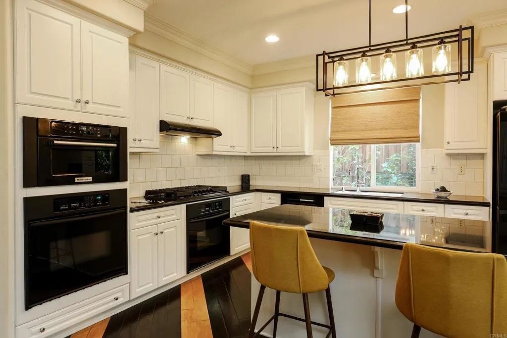 https://cdn.realtyfeed.com/cdn/127/306648041/48a00f7acce7cedf47209279a86042ee.webp