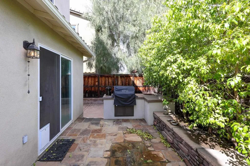 https://cdn.realtyfeed.com/cdn/127/306648041/90bc45bf9e209c3f510bf5fa254415cc.webp