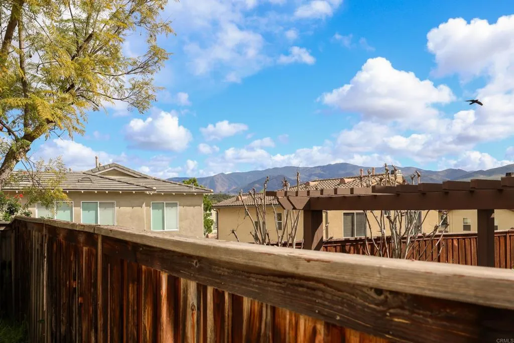 https://cdn.realtyfeed.com/cdn/127/306648041/c4b0b0e0d7f78a09d8ee2a642b104c0a.webp