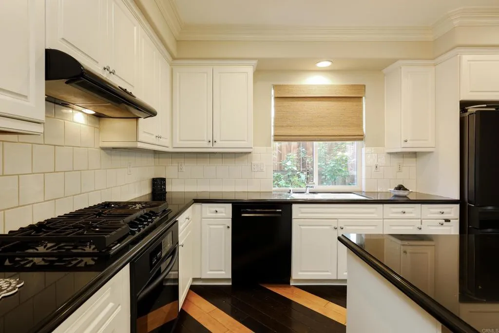 https://cdn.realtyfeed.com/cdn/127/306648041/c77266f1c7d85db18c804d641713e182.webp