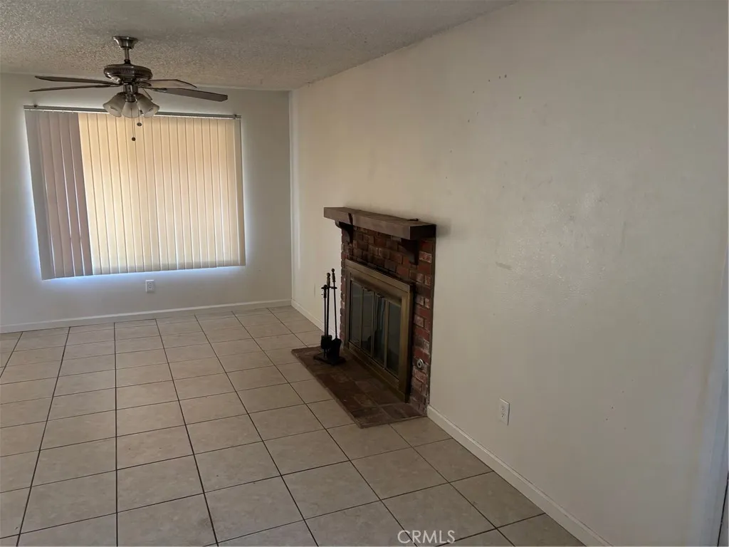 21320 Santa Barbara Drive, Tehachapi, CA 93561 - Photo 2 of 15, Tehachapi, CA