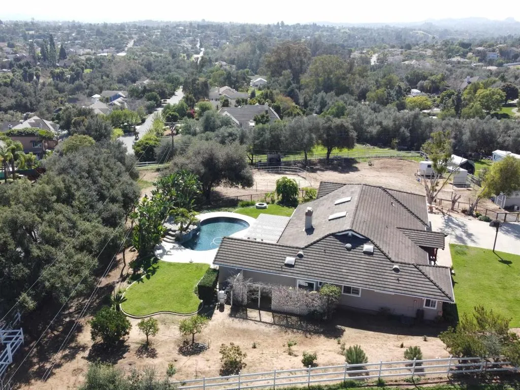 https://cdn.realtyfeed.com/cdn/127/306648096/14d45b66209456f2811e81b8f16d0c06.webp