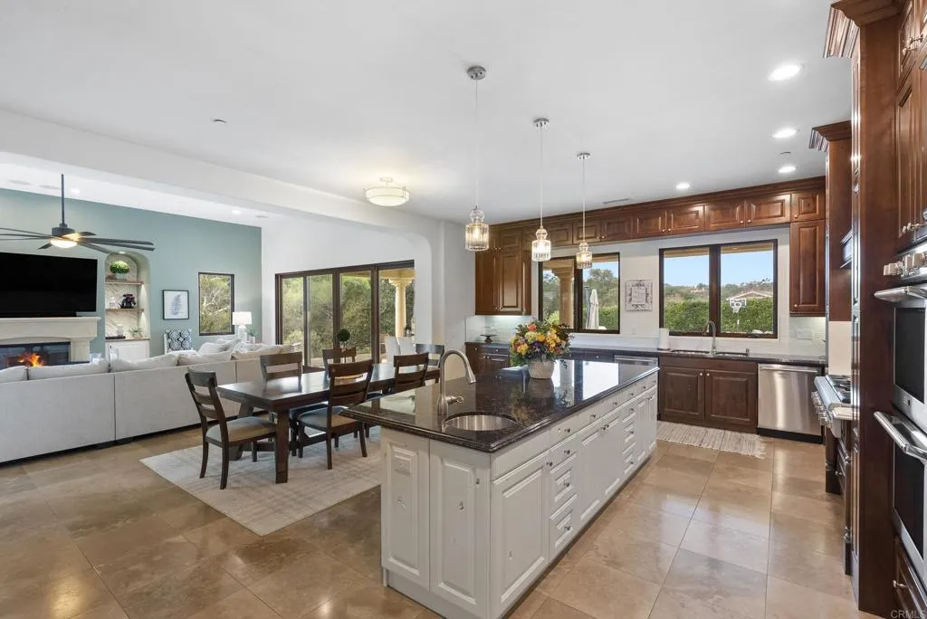 https://cdn.realtyfeed.com/cdn/127/306648130/ad9244efcbfb14300b549d6139e32a68.webp