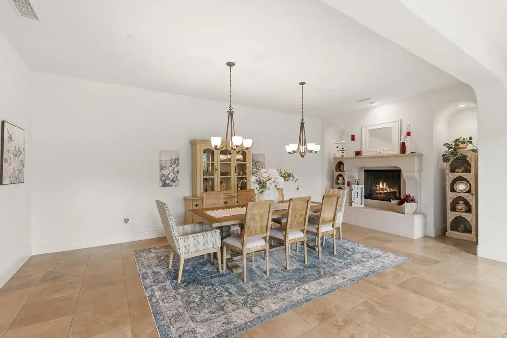 https://cdn.realtyfeed.com/cdn/127/306648130/f8ba5e6d9f991033c27d5218569d97b5.webp