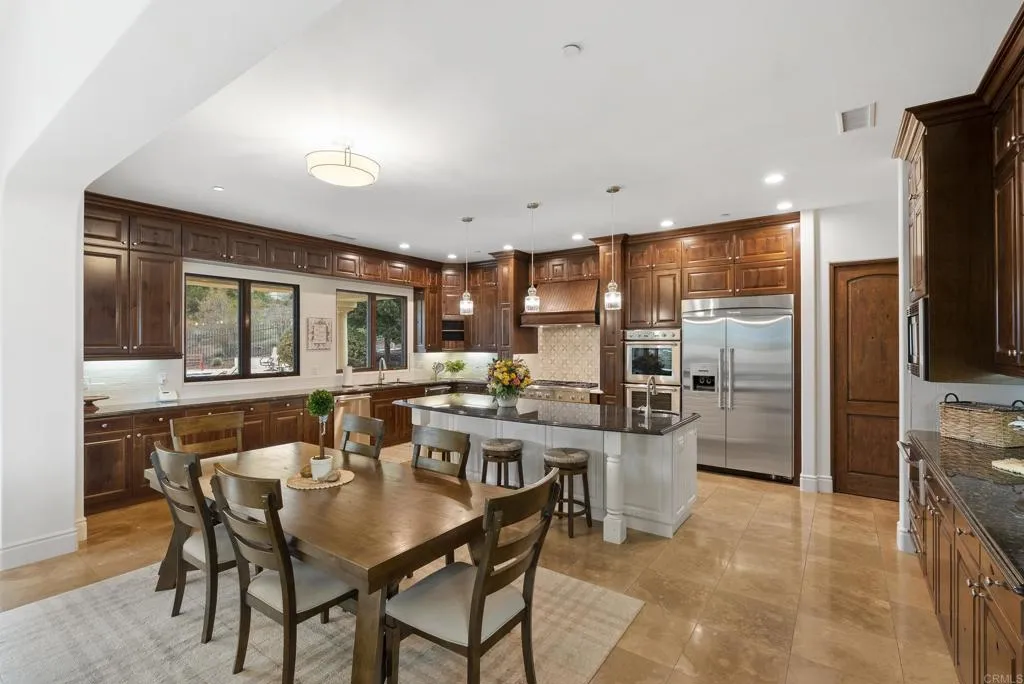 https://cdn.realtyfeed.com/cdn/127/306648130/f9a1fcd6adba7664cb494ac7eaf43a4d.webp