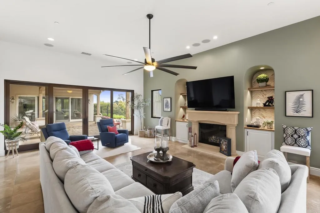 https://cdn.realtyfeed.com/cdn/127/306648130/ffe08ab0b107c287102404a3f9c9a358.webp