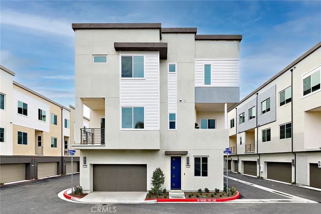 7264 Aura Circle, Huntington Beach, CA 92647 - Photo 3 of 33, Huntington Beach, CA