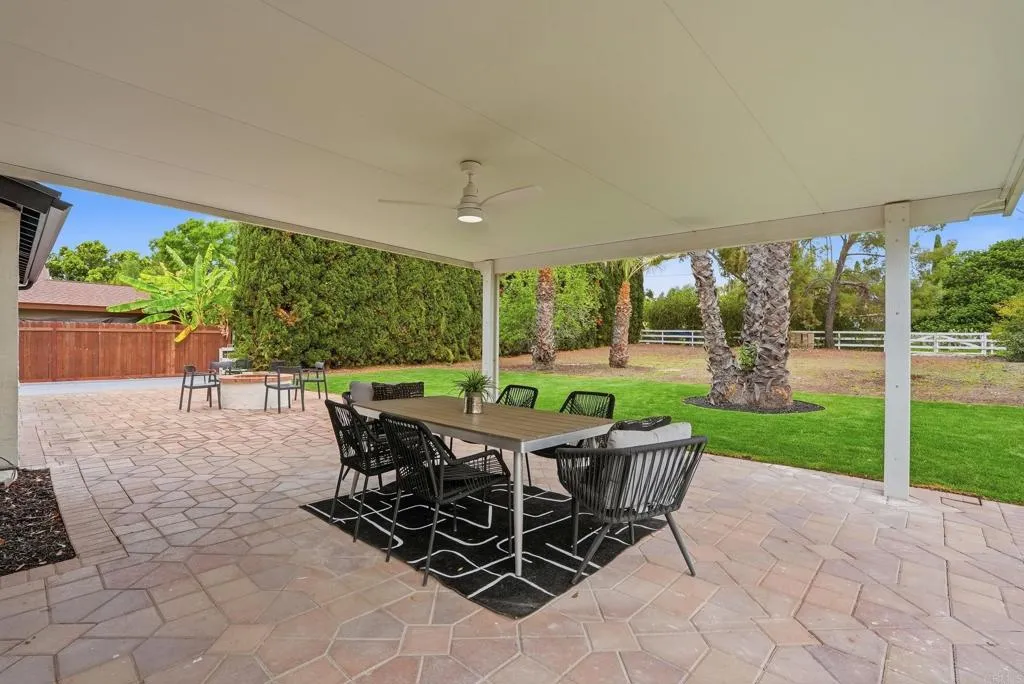 https://cdn.realtyfeed.com/cdn/127/306648196/ca98182a9bfce5718cac57f3b8b190c9.webp