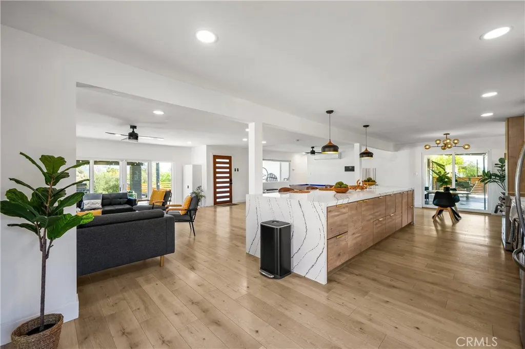 https://cdn.realtyfeed.com/cdn/127/306648226/77af3c45330752f4e189f8961f1a1002.webp